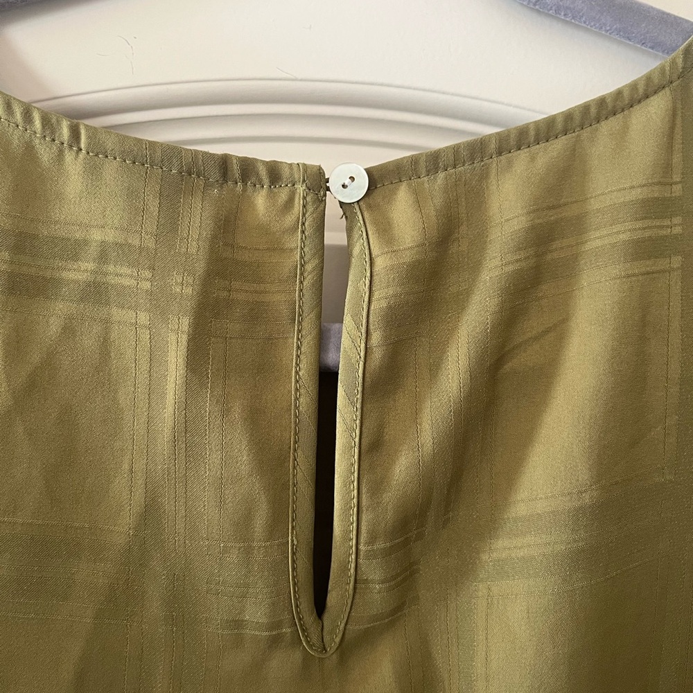 A New Day Brand Rich Olive Short Sleeve Blouse Size Medium - Picture 10 of 10